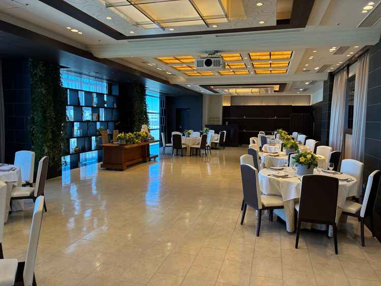 披露宴会場、想像以上に広い