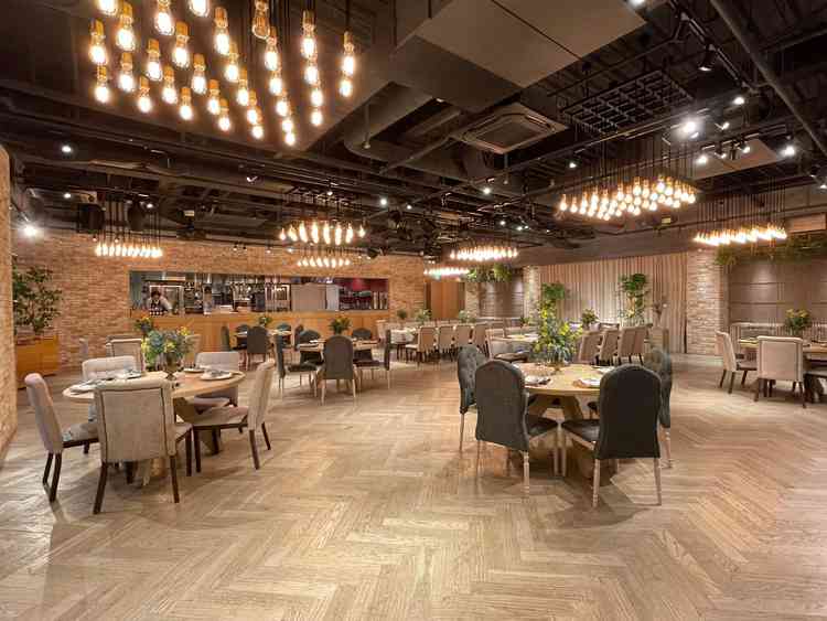 2つある披露宴会場の1つ、カジュアルの中に大人っぽさがあってお洒落