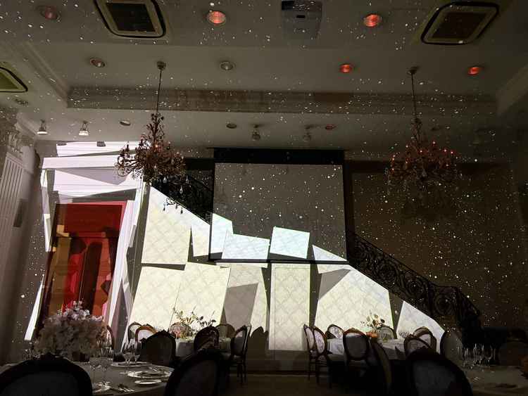 披露宴会場で見たプロジェクションマッピング