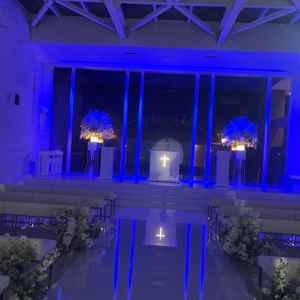 夜に見学したチャペルです。後ろでは噴水の演出もしていただきとても素敵でした。