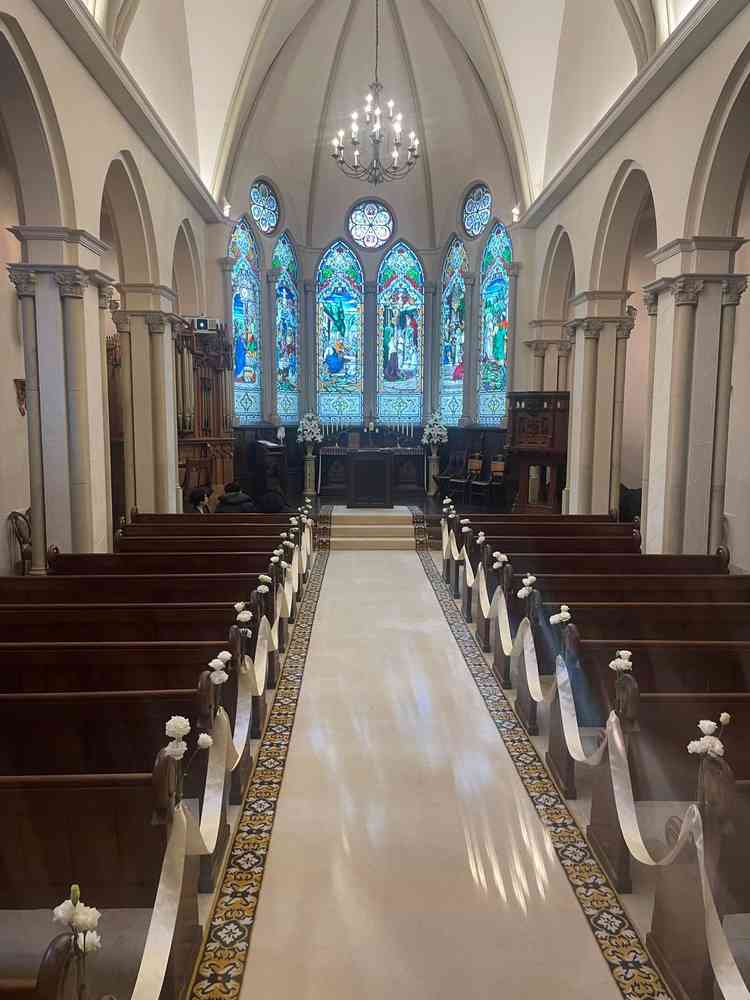 本館のチャペル。ステンドグラスは本物で、パイプオルガンも昔のヨーロッパで使われていたものだそう。