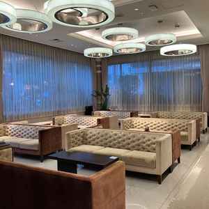 ゲストの待合室。60名は余裕で入り、席数も十分にありました。近くにお手洗いもあり便利そうでした。