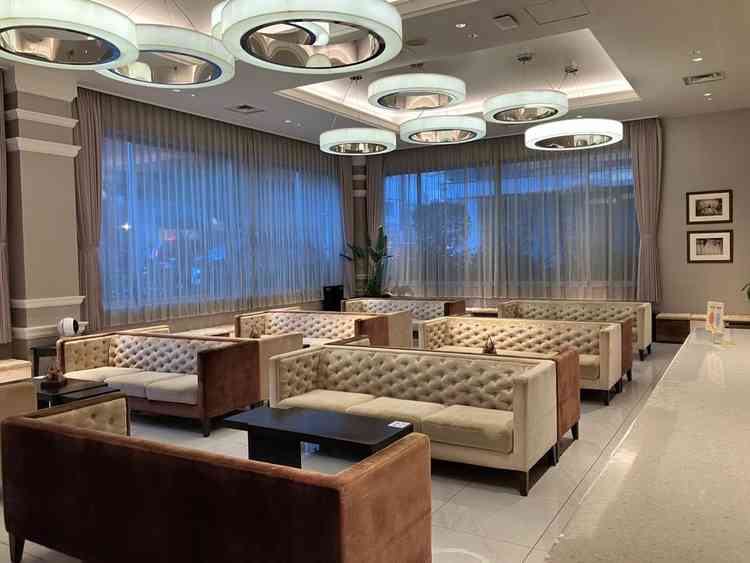 ゲストの待合室。60名は余裕で入り、席数も十分にありました。近くにお手洗いもあり便利そうでした。