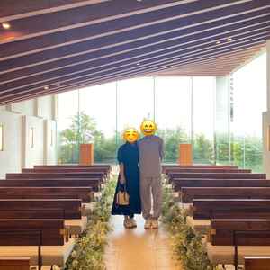 チャペルで2人で並んでイメージを見るために写真を撮っていただきました。