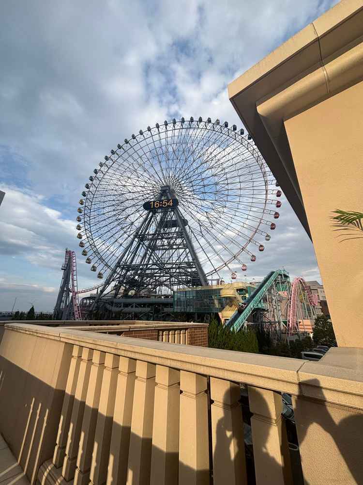 披露宴会場のテラスから見えるコスモクロック