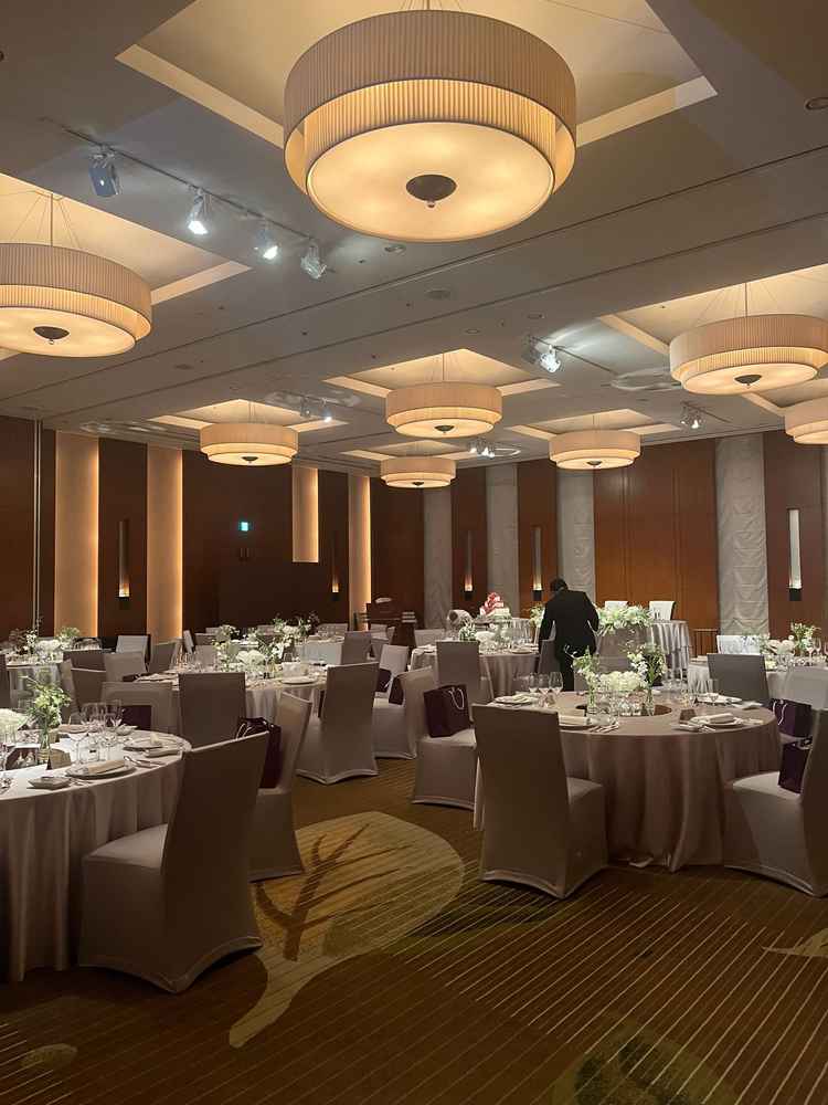 落ち着いた雰囲気の中に上質さを感じる会場でした。