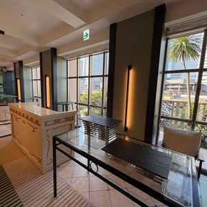 ウェルカムドリンクのスペースもあり、動線一つひとつでワクワクするような演出を感じることができました。