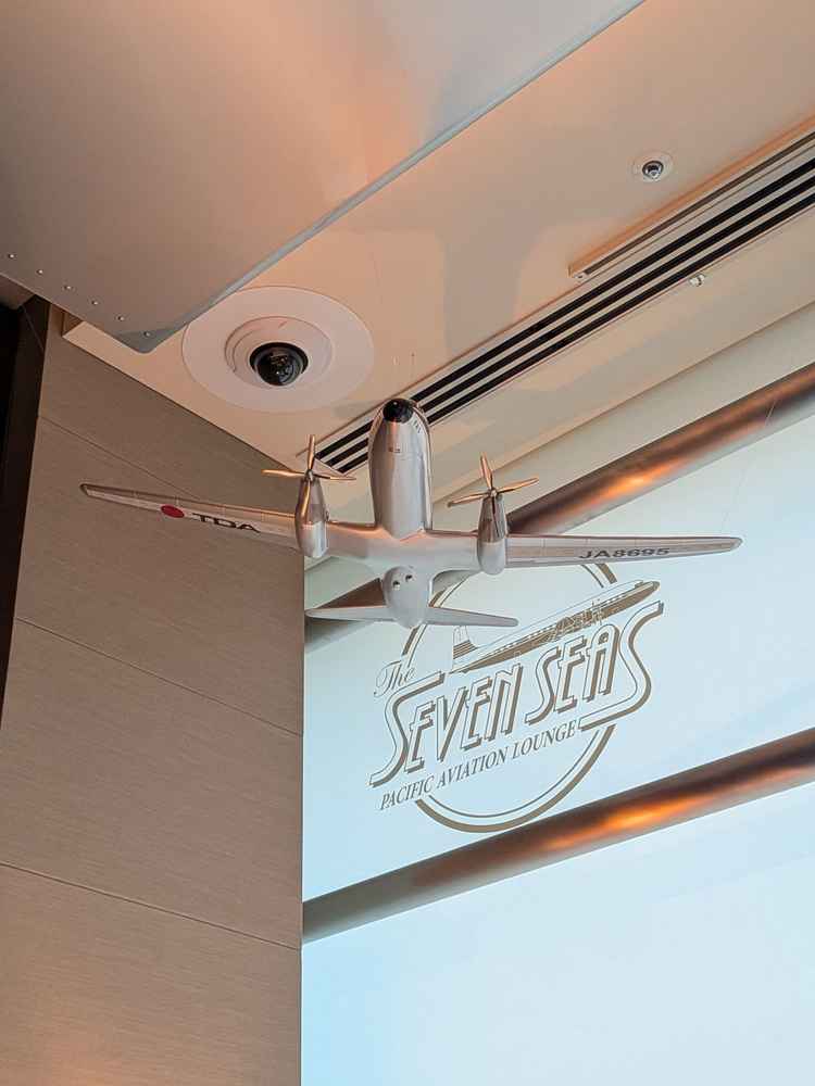 結婚式会場にも使用されるお部屋で見学の案内がありました。