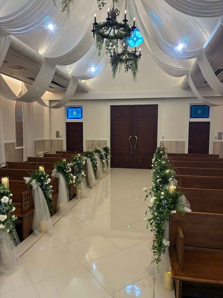 チャペルの写真です。高さもあり広々としてました。