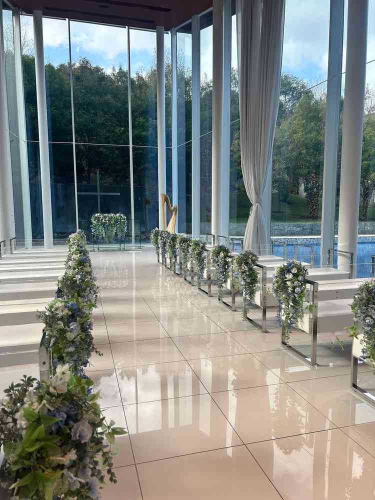 一番気になっていたチャペル。実際に見ると開放感がすごいのと、綺麗なブルーが入るのが圧倒されました！