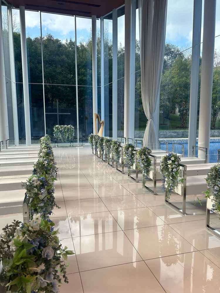 一番気になっていたチャペル。実際に見ると開放感がすごいのと、綺麗なブルーが入るのが圧倒されました！