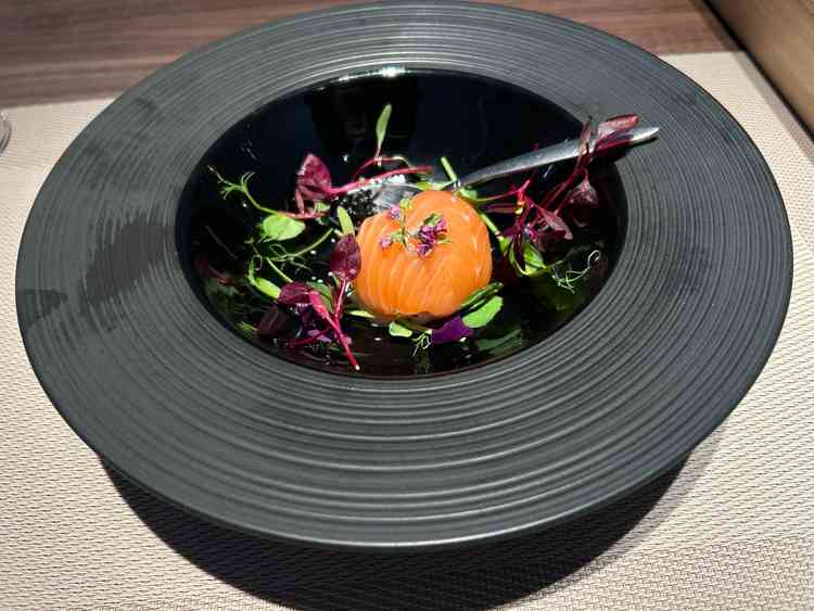 試食（サーモン）