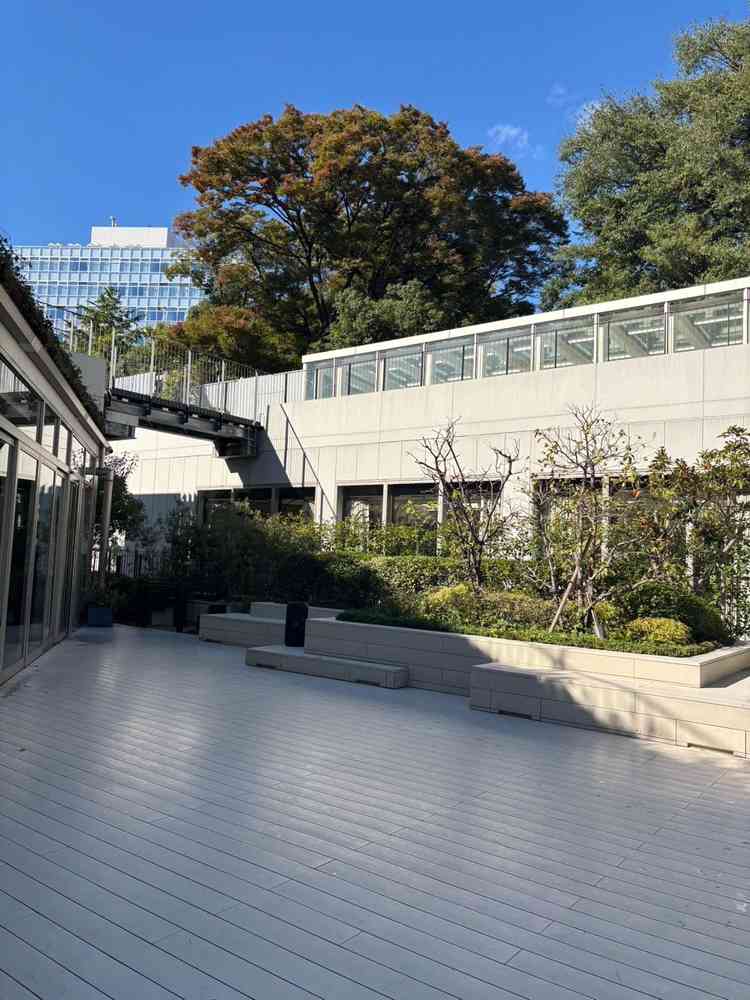 中庭のテラス