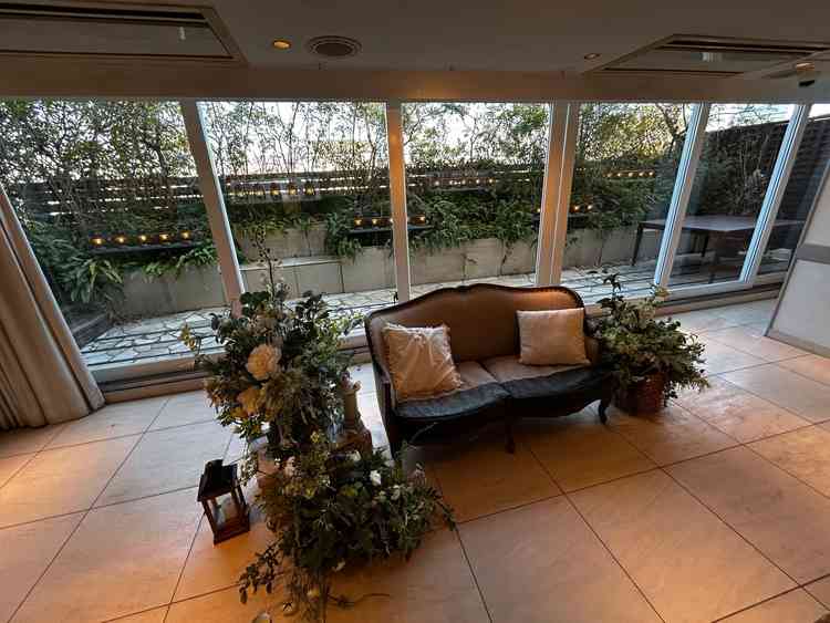 外のガーデンではシェフがお肉を焼いてくれるそうで、想像が膨らみました。