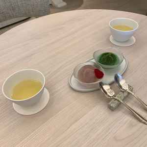 打ち合わせ前にいただいたお茶とお菓子