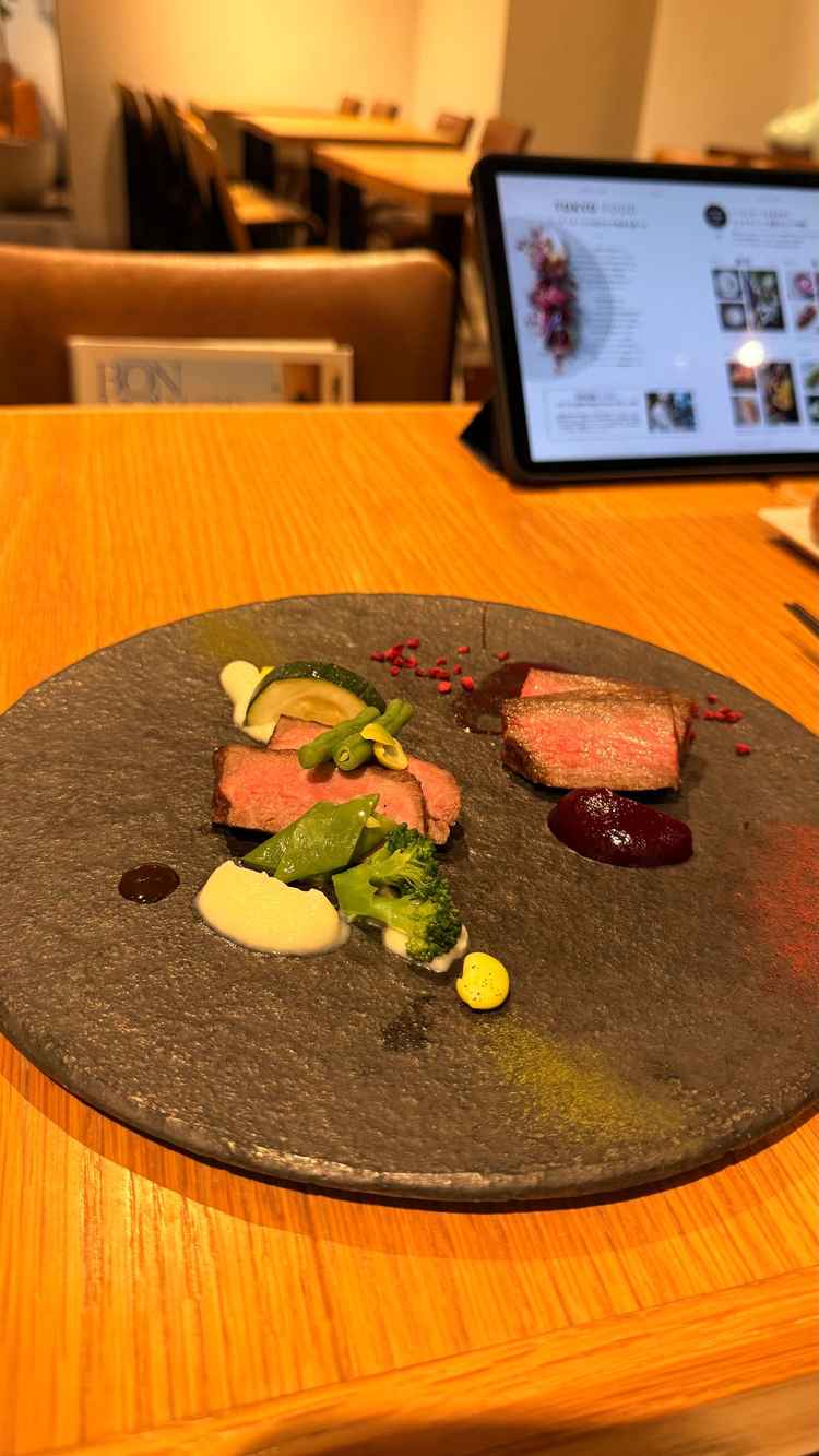 コース料理に出る肉料理②