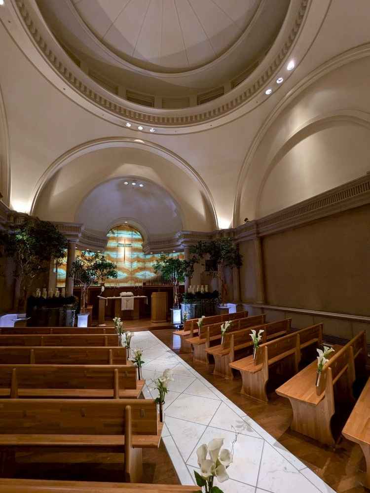 結構一般利用含めてがやがやしてるところから一変して厳かな空気感のチャペル