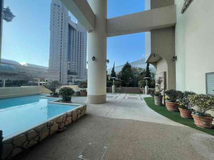 披露宴会場。プールがあり自然も感じられました。