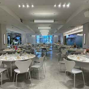 3〜8階が披露宴会場になっており、各雰囲気がかなり異なるため好みの会場を選べるのが良いと思いました。