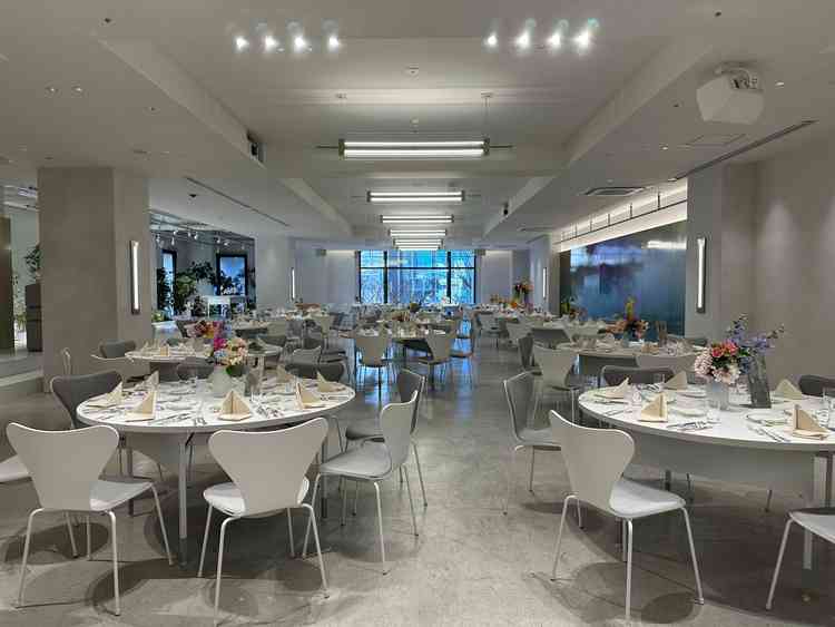 3〜8階が披露宴会場になっており、各雰囲気がかなり異なるため好みの会場を選べるのが良いと思いました。