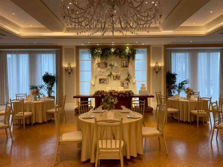 披露宴会場の正面