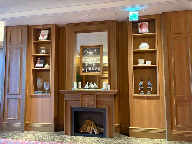 ウェイティングスペース。世界観に強いこだわりを感じました