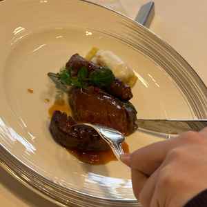 お肉料理は、焼き加減やカットの配慮なども出来る。