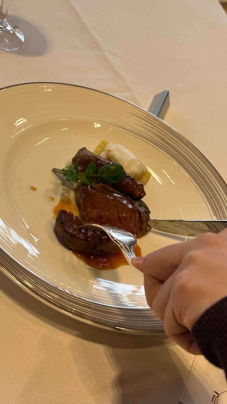 お肉料理は、焼き加減やカットの配慮なども出来る。