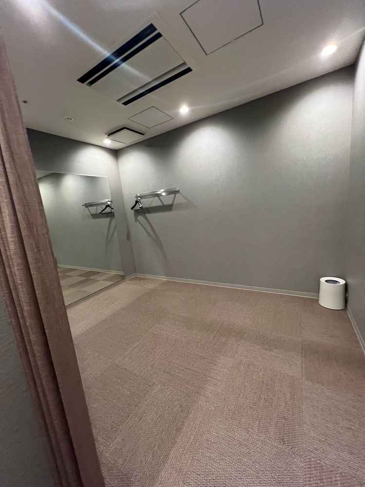 フィッテングルーム