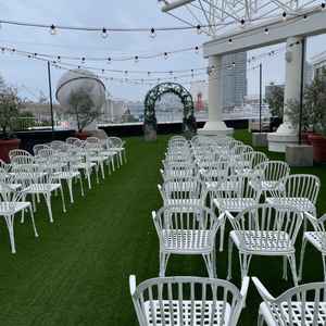 ガーデンの挙式会場を案内していただきました