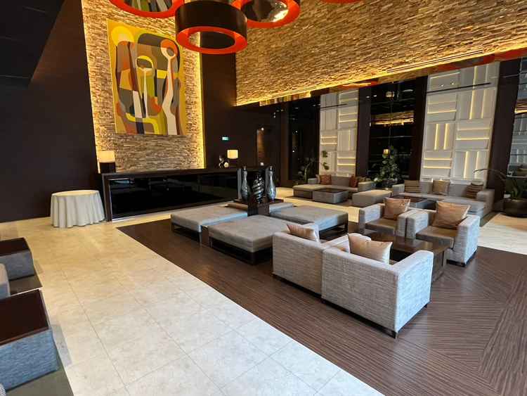 ゲスト控室とウェルカムボードなど持ち込み物を展示が可能な場所で特に天井のライトが素敵でした。