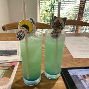 ゆずとモンハンが好きという話をしたらそれに合わせたドリンクを用意してくれました。