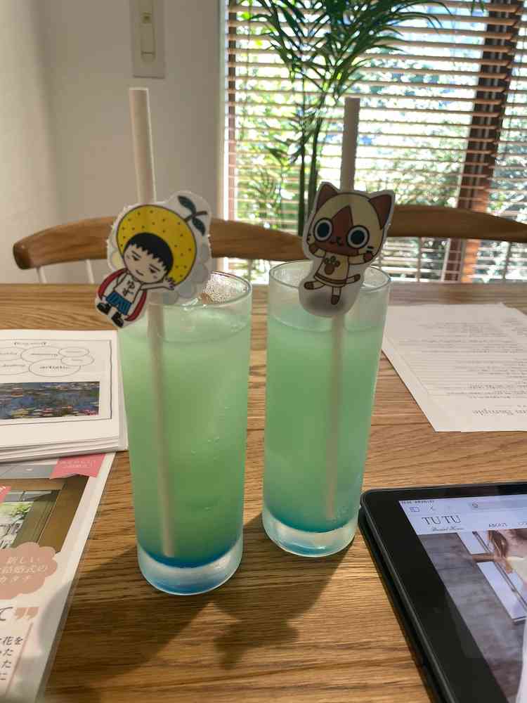 ゆずとモンハンが好きという話をしたらそれに合わせたドリンクを用意してくれました。