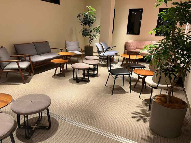 家族の待ち合い場所。シンプルでリラックスできる。