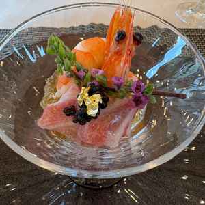 前菜が美しい盛り付けでとても美味しかった。京都の食材を使った京都の会場限定コースが選べるのが魅力的。