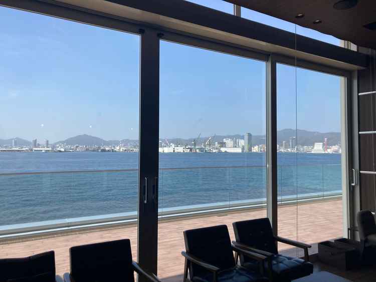 式場を巡る色んなタイミングでこのような景色が目に入るのが神戸らしさを感じれて良かったです！