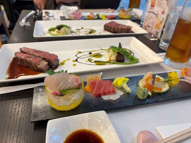 試食会では和食と洋食をいただき、特にマグロはやま幸から仕入れているとのことでこだわりを感じました。