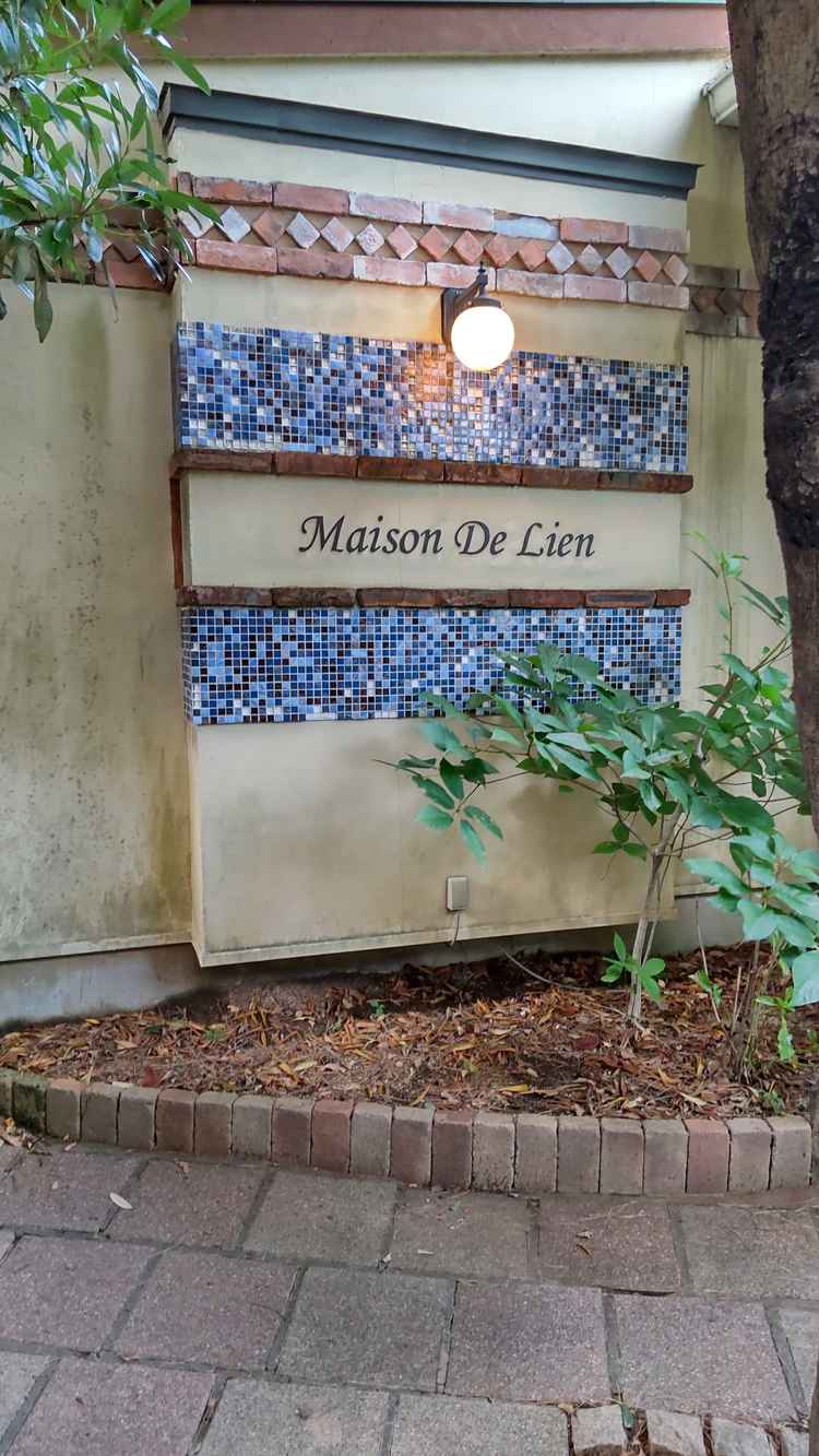 ロビーから披露宴会場へと向かう途中です。この辺りから、ガラリと雰囲気が変わります。