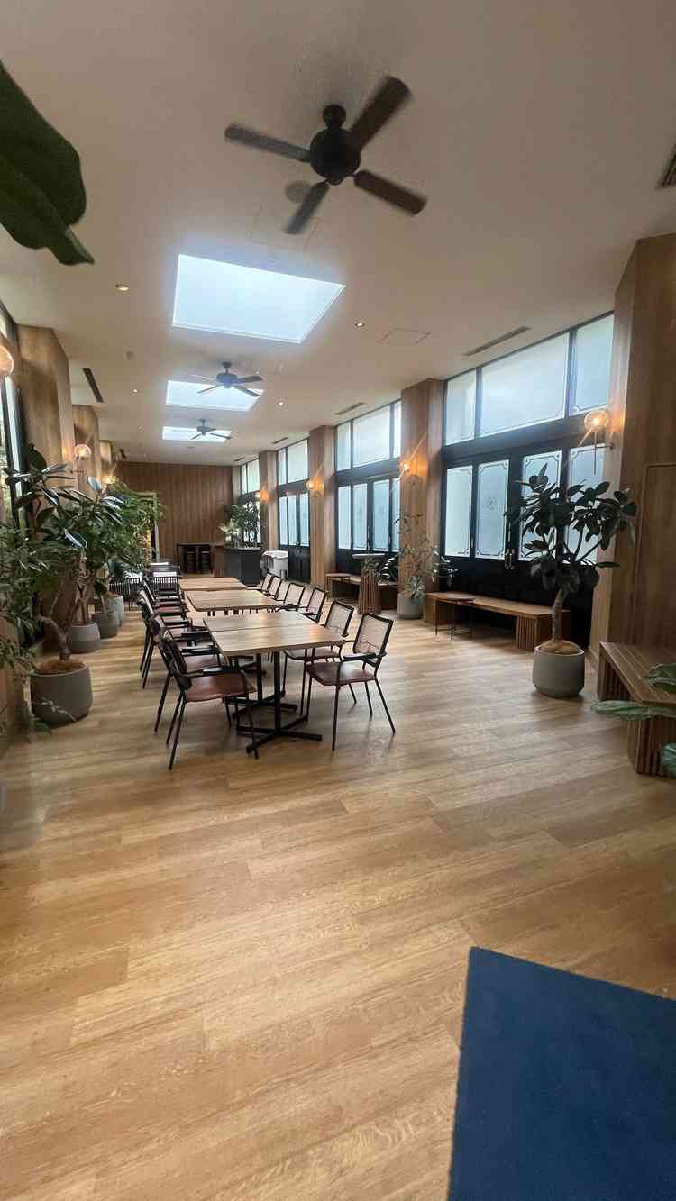 披露宴会場の雰囲気はあまり好みではなかったのでナチュラルテイストなカフェがあって良かったです