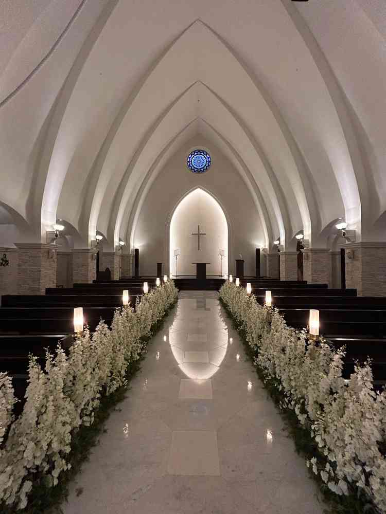 チャペルを正面から撮りました。すごく天井が高かったです