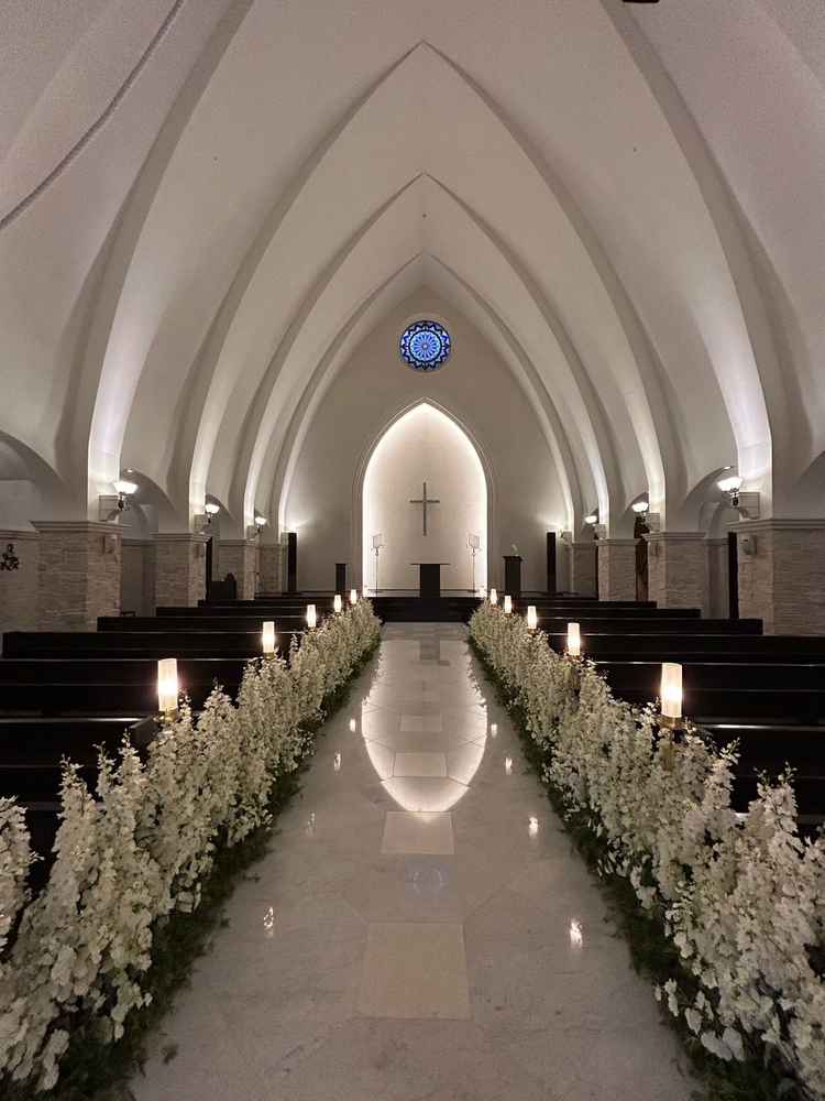 チャペルを正面から撮りました。すごく天井が高かったです