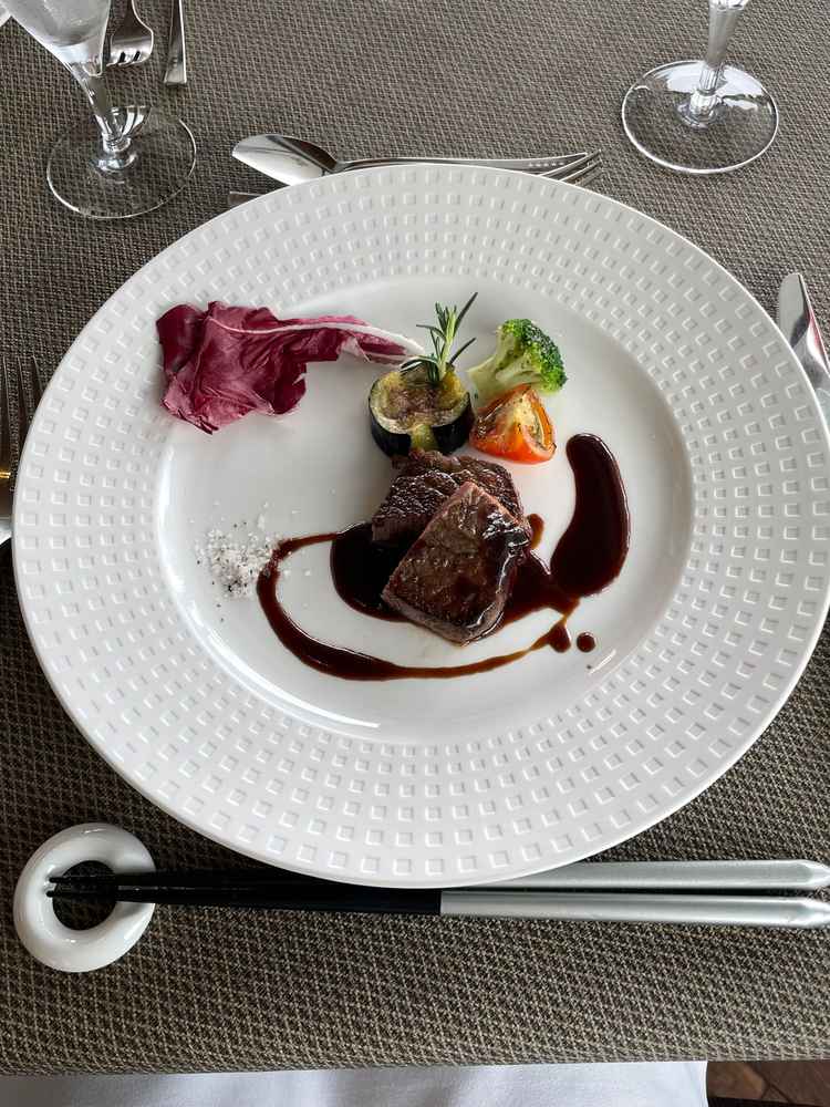 メイン料理の佐賀牛です。柔らかくてとても美味しかったので、メニューに入れたいなと思いました。