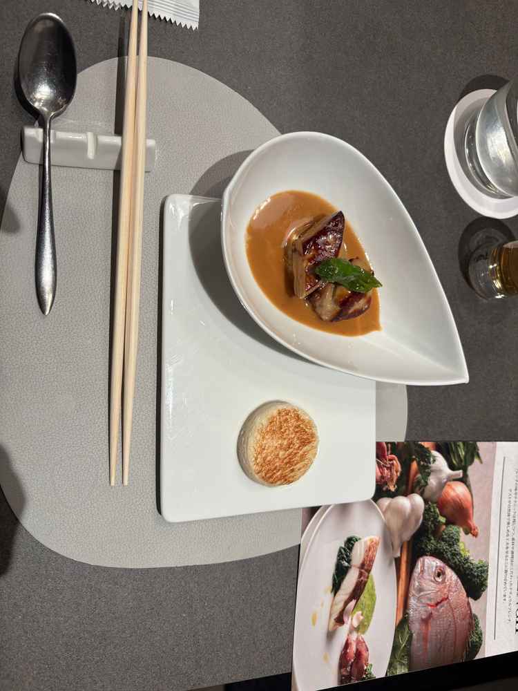 試食でいただいたフォワグラのポワレ。シェフのこだわり詰まっておりとても美味しかった。