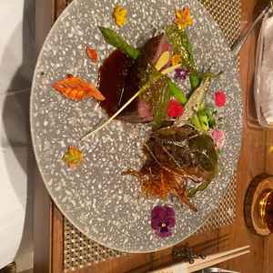 魚と肉のメイン料理でした。どのご飯もこだわりを感じられて地産地消にこだわって作られていました。