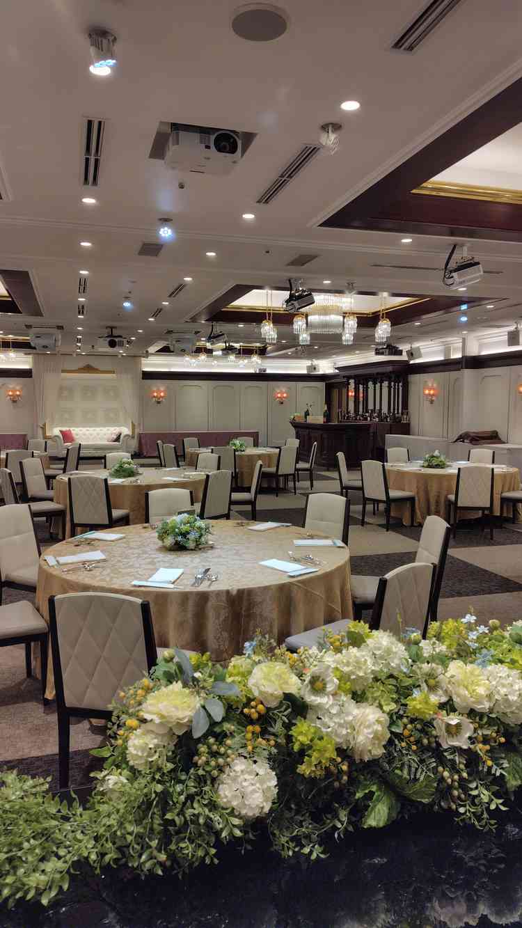 4階の披露宴会場。設備面はしっかりしている。