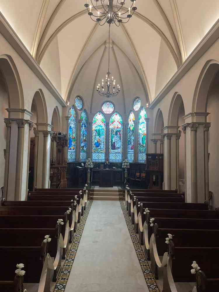 ステンドグラスとゴシック様式が素敵な大聖堂です。