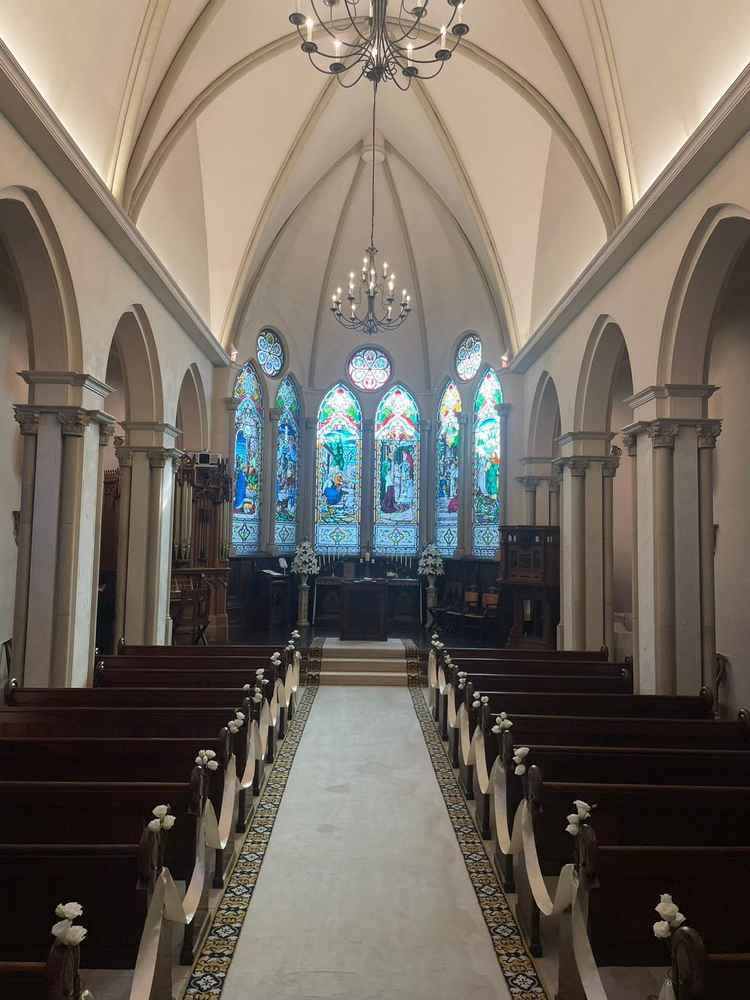 ステンドグラスとゴシック様式が素敵な大聖堂です。