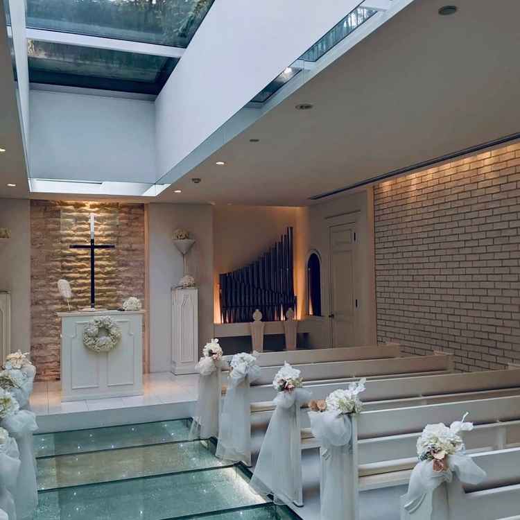 日の光が綺麗に差すように出来ていてとても綺麗でした