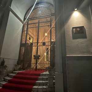 入り口です。扉が大きくとても存在感があって圧倒的でした。