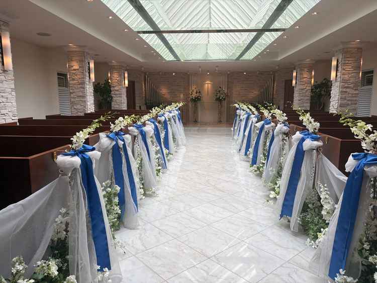 最上階にあるチャペルです。天井から光が差し込んで明るい空間でした。